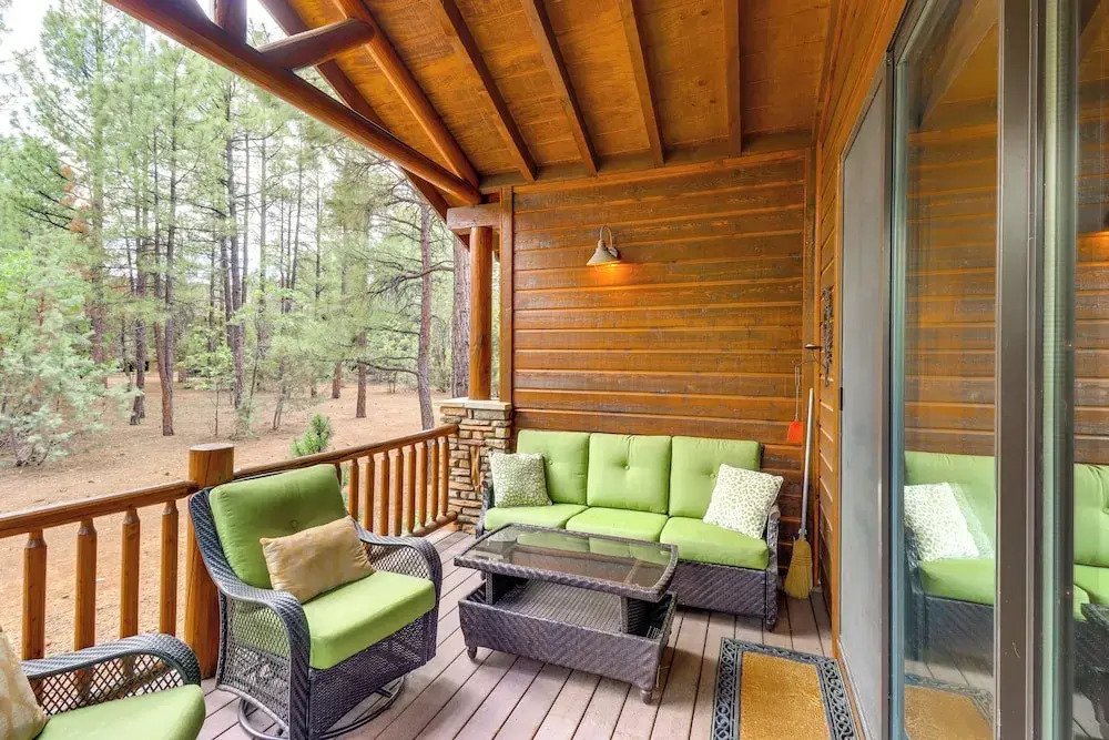 4 Miles to Lake: Retreat w/ 2 Decks!