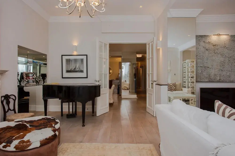 Exquisite Cadogan Square Knightsbridge Apartment