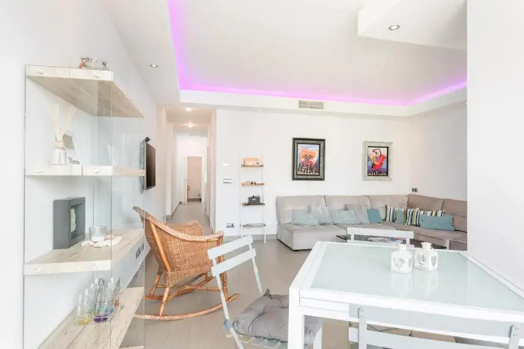 Cabopino Marina Apartment by Rafleys