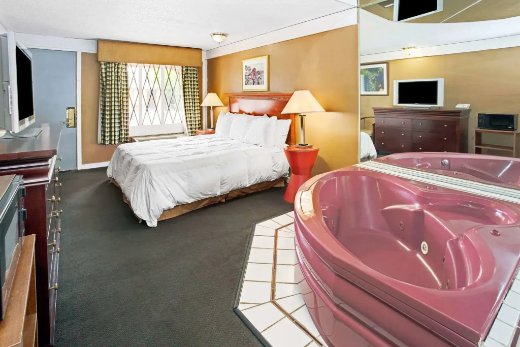 Exceed Inn Indianapolis Airport South