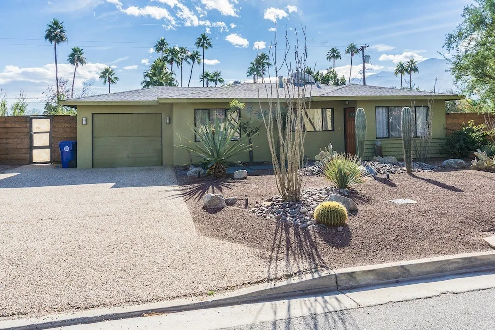 Mid-century Getaway W/ Pool & Spa - Near Downtown 3 Bedroom Home