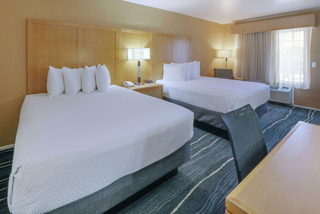 Ramada by Wyndham Costa Mesa/Newport Beach