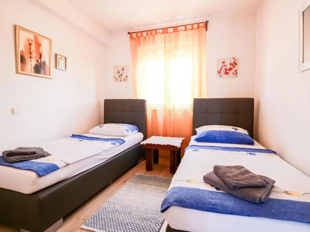 Simplistic Apartment in Malinska near Sea
