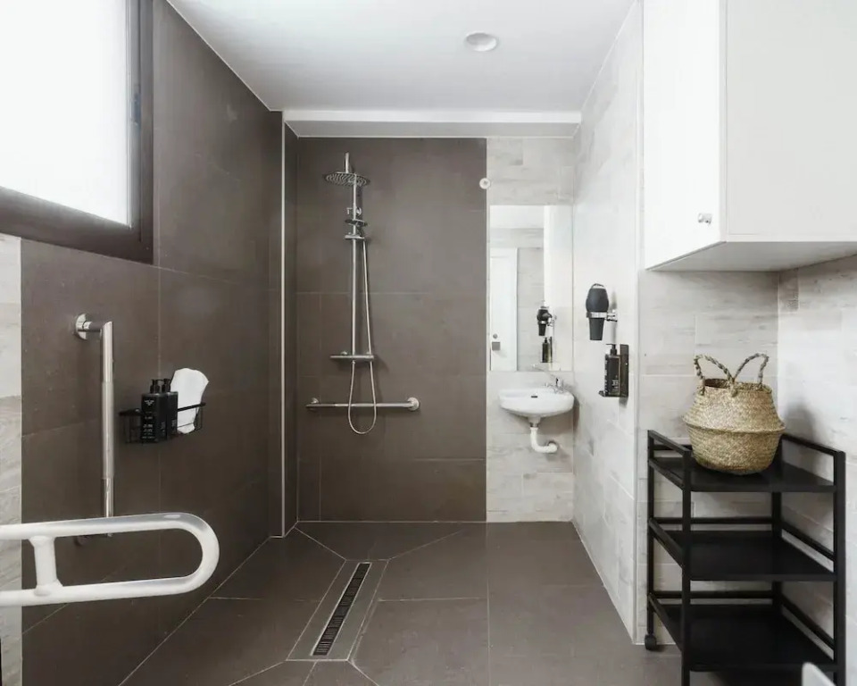 Limehome Granada Calle Lopez Rubio