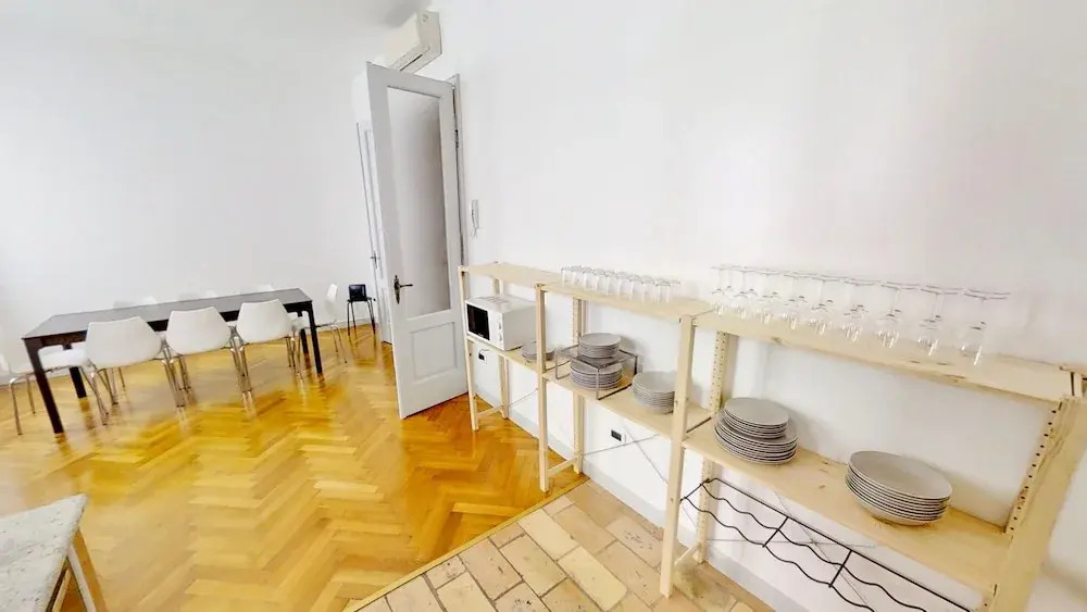 Triestevillas A/C Huge Central & Brand New - 5BR