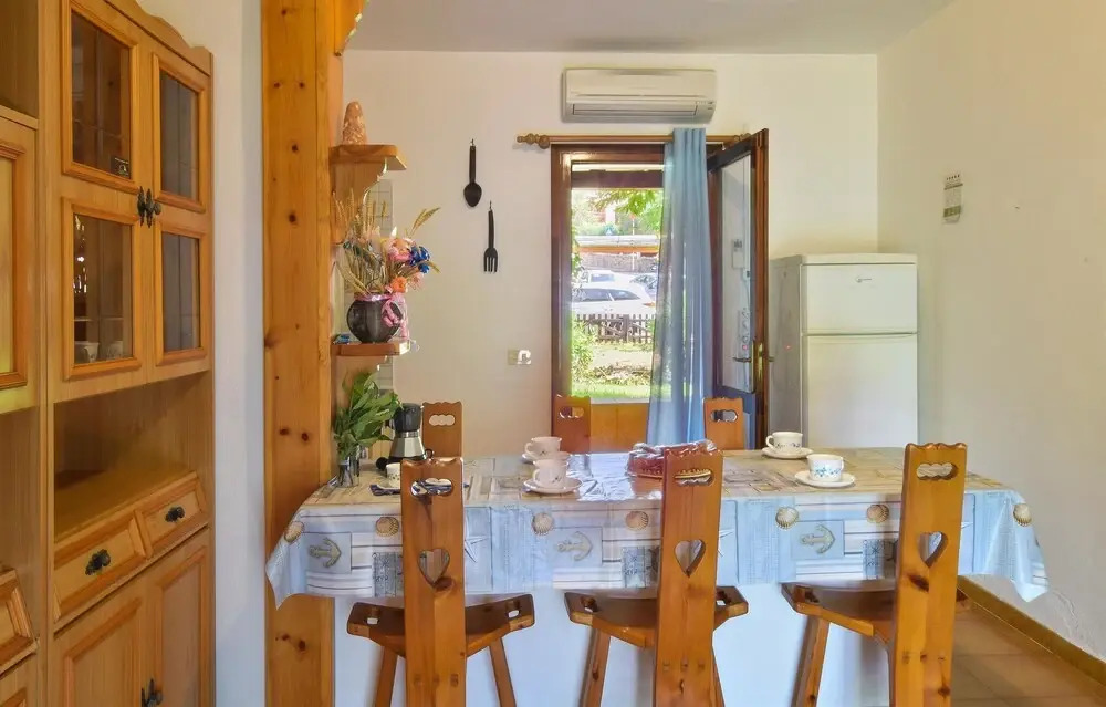 Stunning Home in Cannigione With 2 Bedrooms