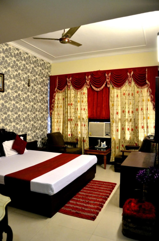 OYO Rooms Piccadily Chowk Sec 22 C Chandigarh