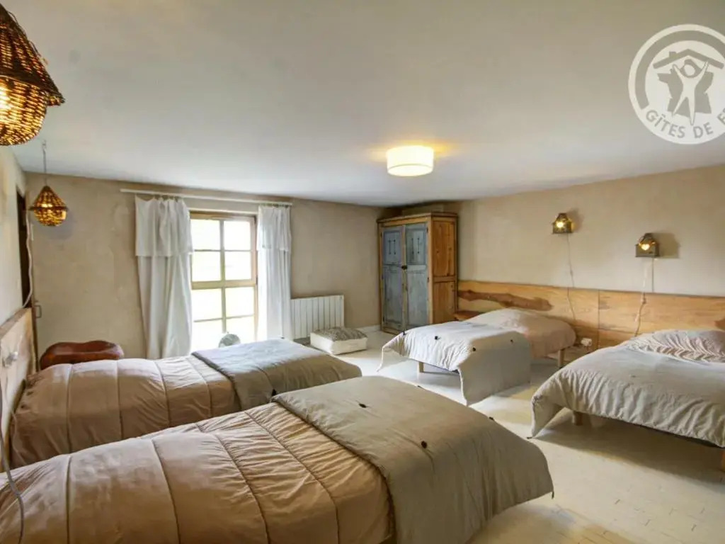 Gîte cocon avec spa et sauna à Saint-Germain-Lespinasse - FR-1-496-6