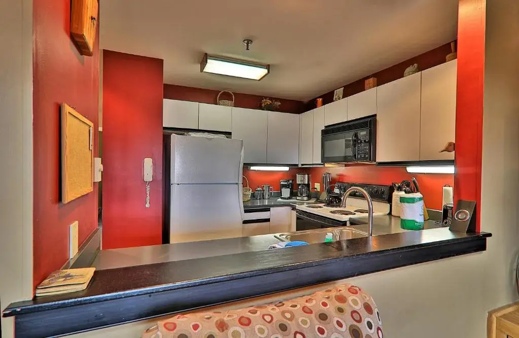 Highridge Condominium Unit E11