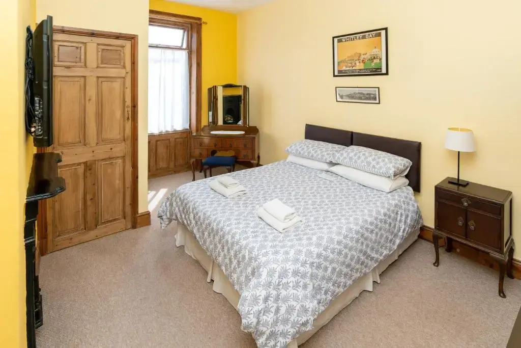 Longsands Lodge