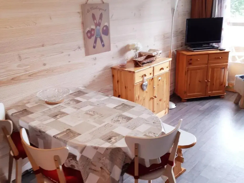 Appartement Les Deux Alpes, 1 pièce, 4 personnes - FR-1-516-90