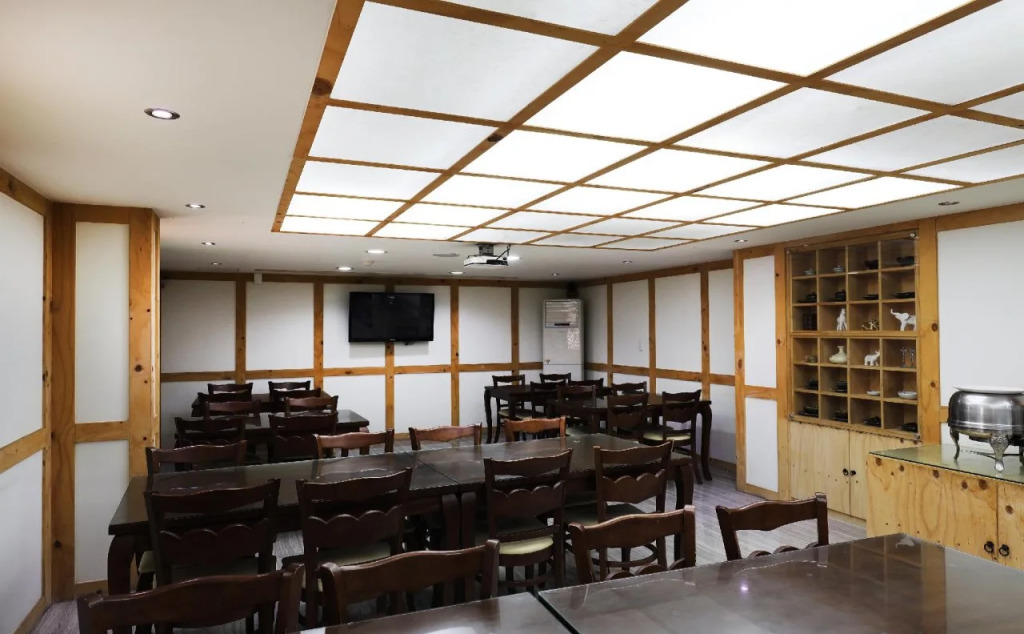 Joy Plus Hotel