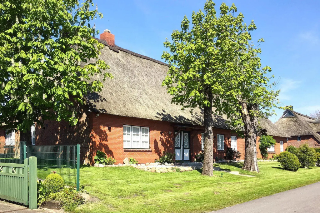Apartment in Rehm-flehde-bargen mit Einem Gemeinsamen Pool