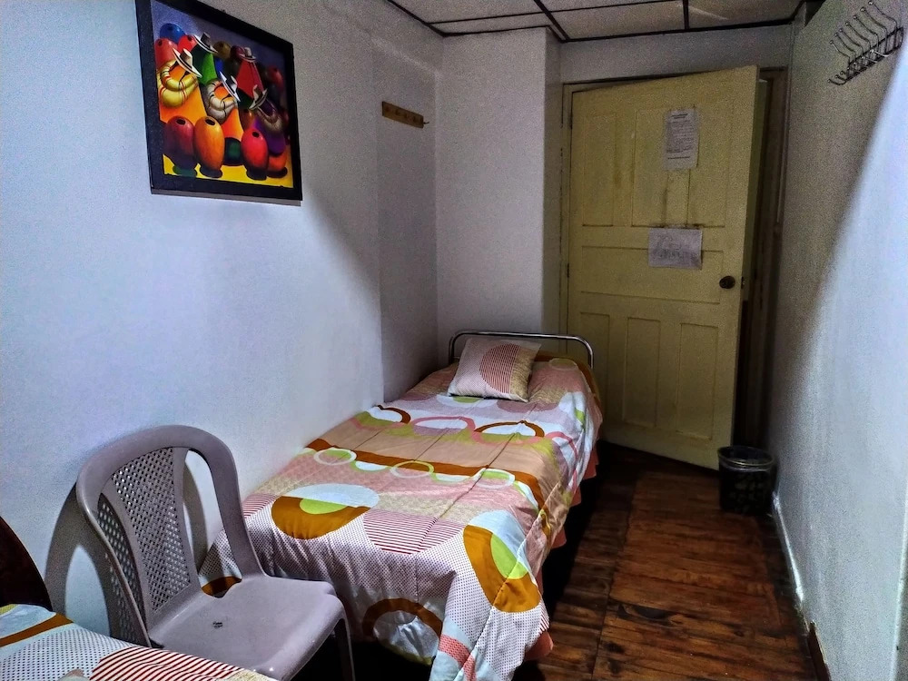 Hostal Latitud Ecuem