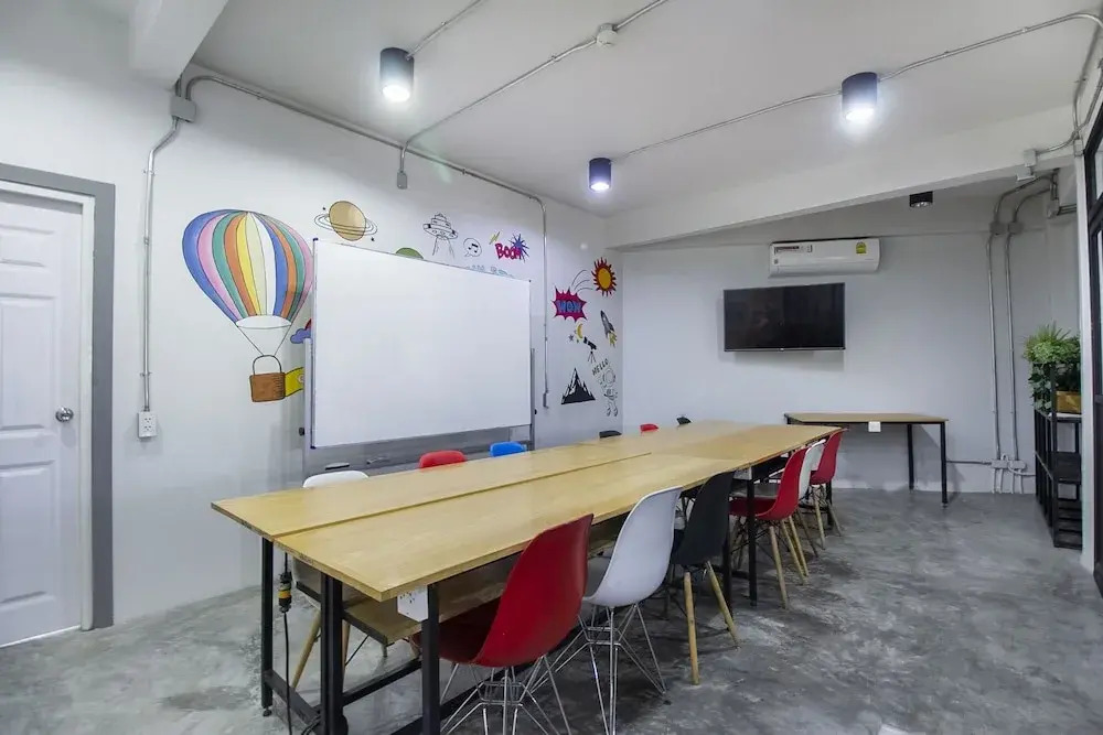 OYO 705 Hostel@seatzstation