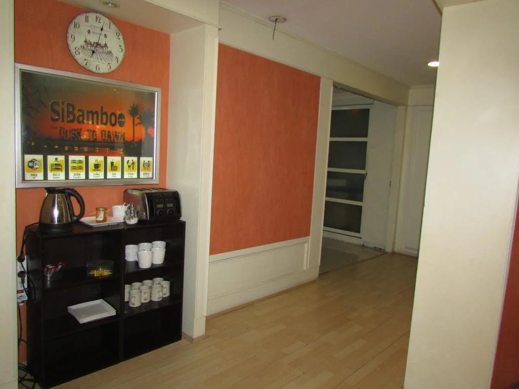 SiBamboo Hostel & Bar