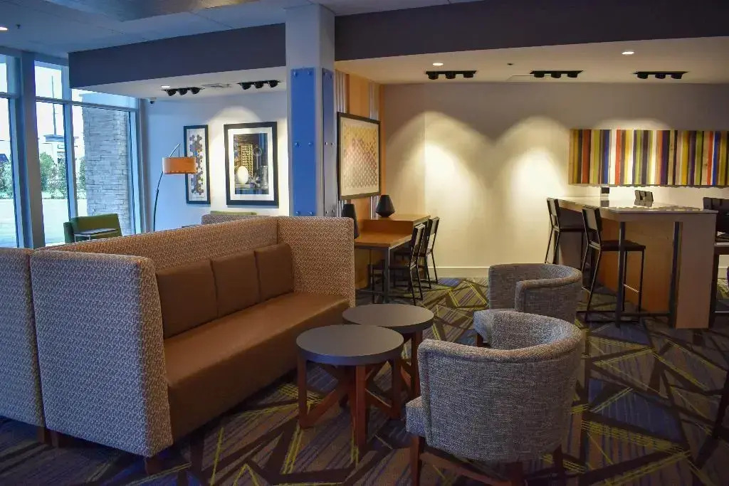 Holiday Inn Express & Suites Sanford - Lake Mary by IHG
