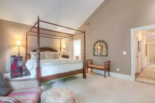 215 Glen Abbey