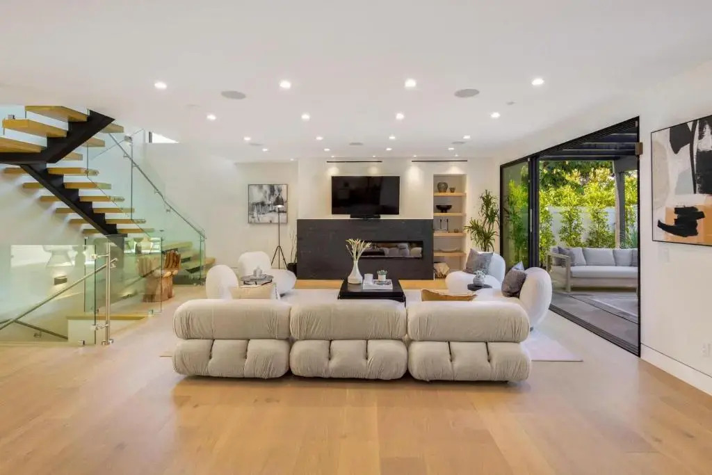 Curson Modern
