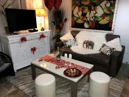 Maison cottage en Provence, Spa & piscine, pour 4 personnes- Gîtes Les Estelles