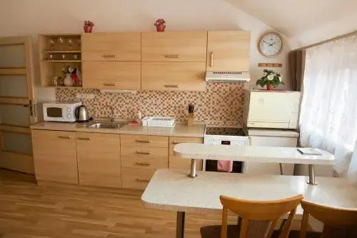 Apartment Abricos