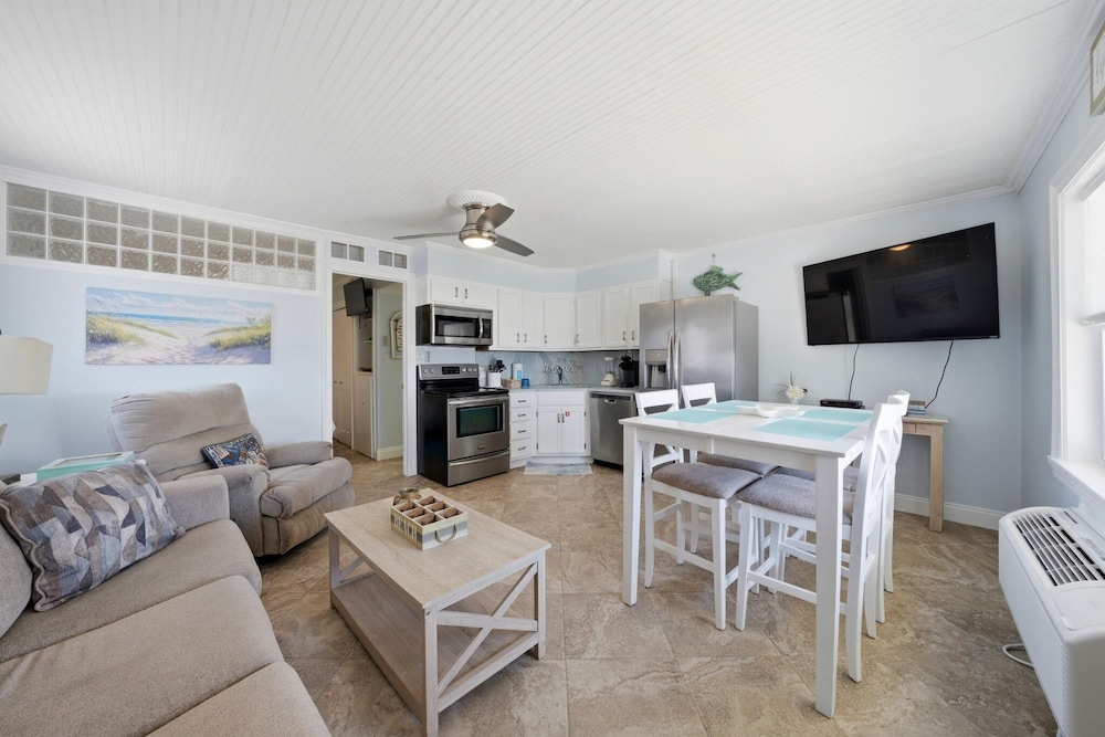 Gulf Village 207