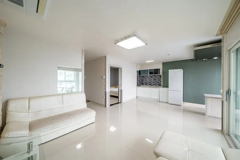 Pohang Pinewave Sea & Spa Pension
