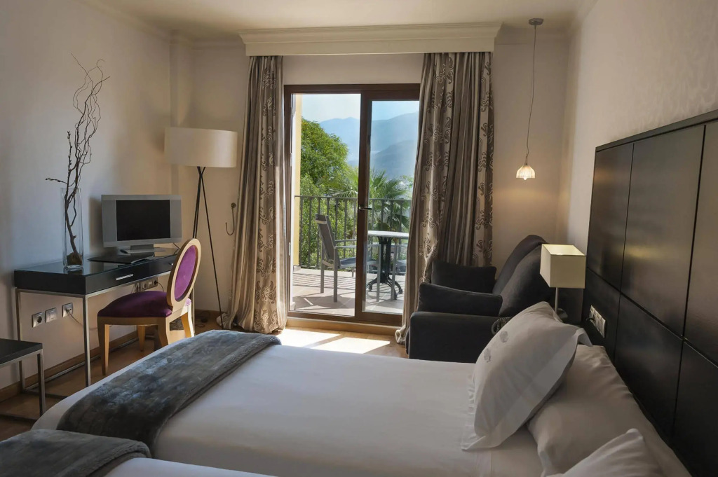 B bou Hotel La Viñuela & Spa
