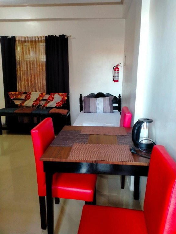 V.F. Riton Apartelle