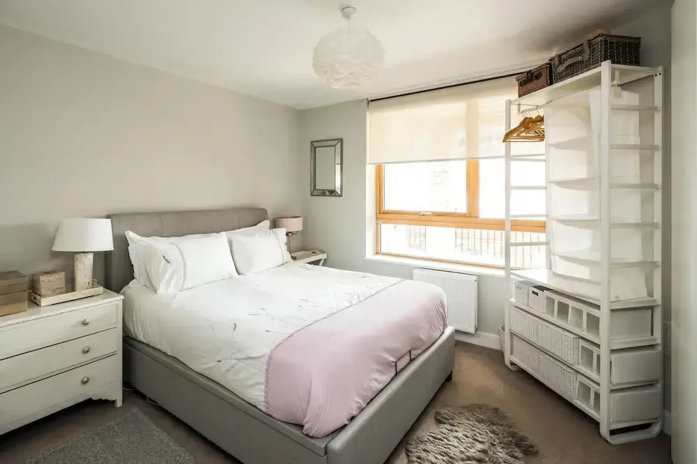 Shiny and Comfy stay with Underground links nearby!