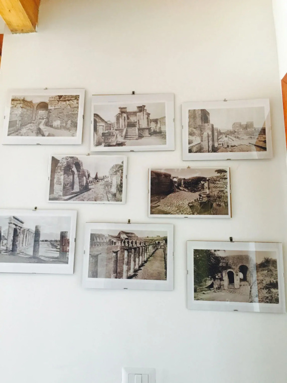 B&B PompeiLog