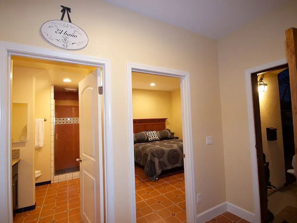 La Casa de Mickey 6 Bedrooms 4 Bathrooms Home