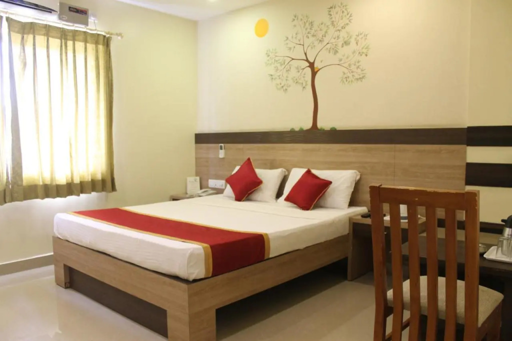 HOTEL GREEN TREES