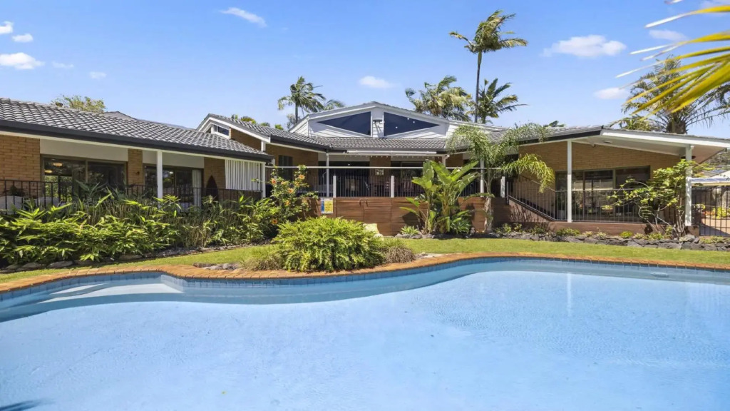 Diggers Beach Surf House - Pool, Surf Beach, Pets, Sleeps 10