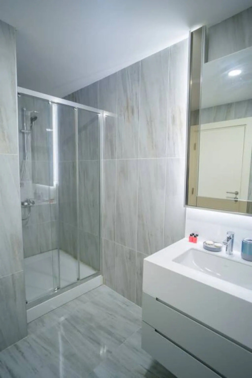 Fancy 2+1 Apt (2 bathrooms) - Core living