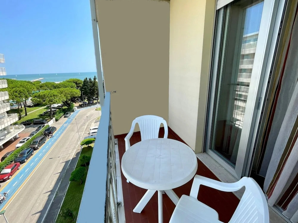 Cozy Apartment With Balcony