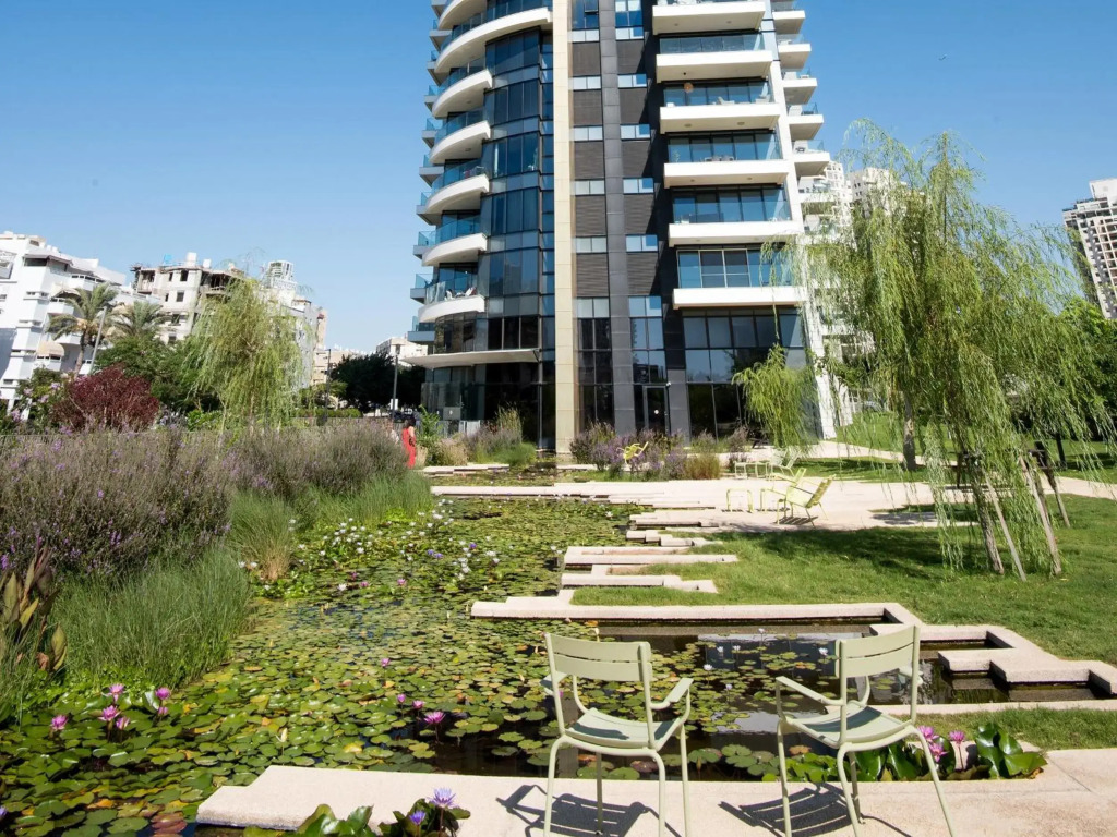 Bat Yam Luxery 4BR Sea View Suite