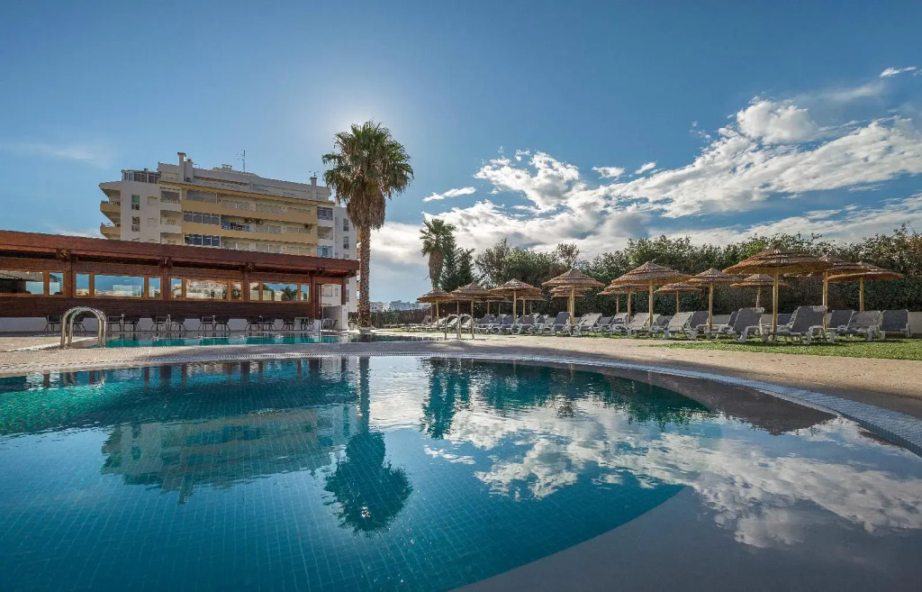 Отель Interpass VAU Hotel & Apartaments