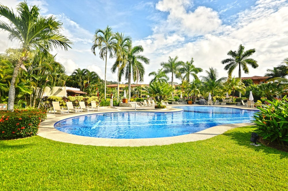 Bay Residence 7C 3 bdr Ocean View in Los Suenos