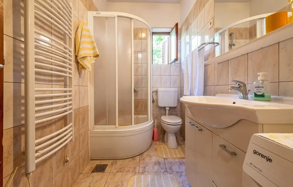 Beautiful Apartment in Zadar With 2 Bedrooms and Wifi