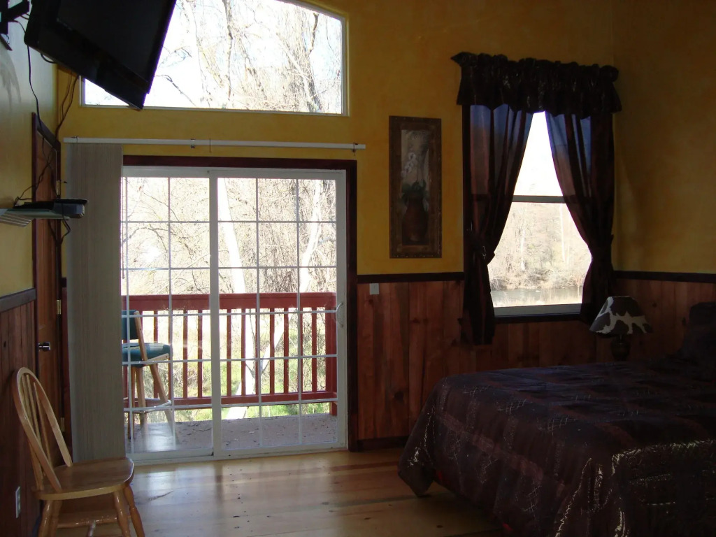 Sequoia Riverfront Cabins