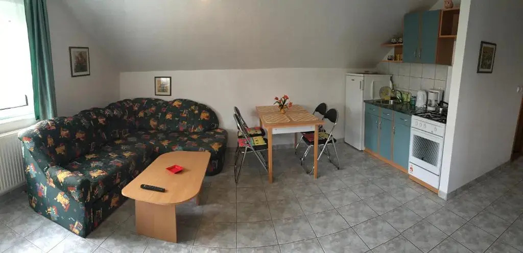 Frankie Holiday Apartment III