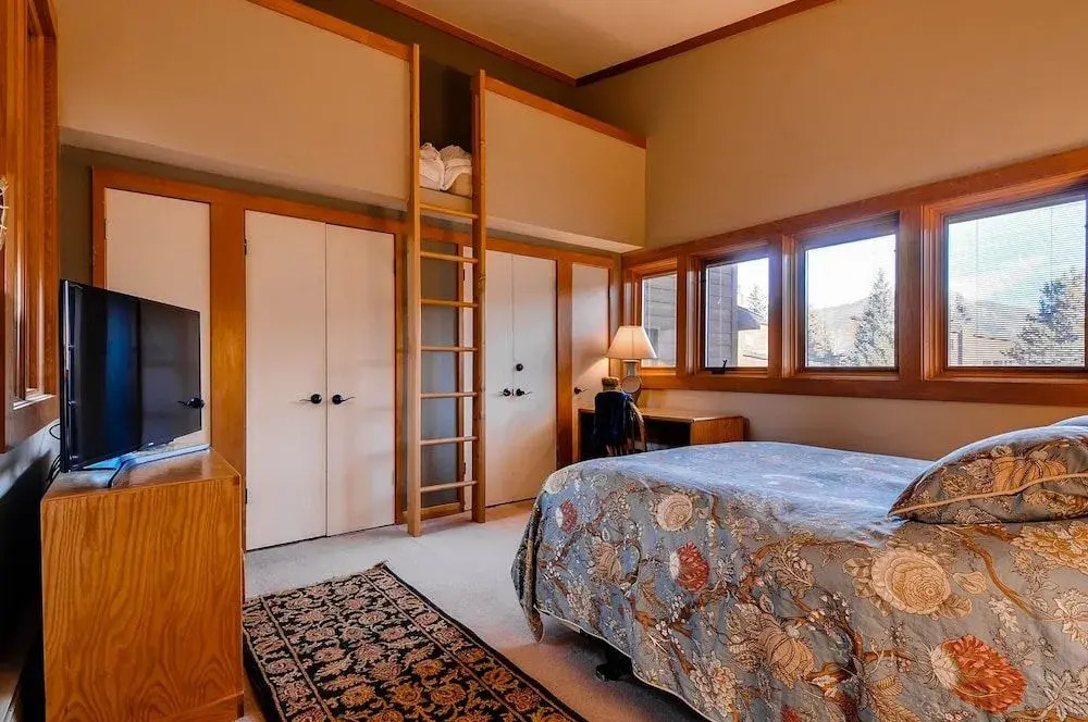 Tennis Townhome 1307