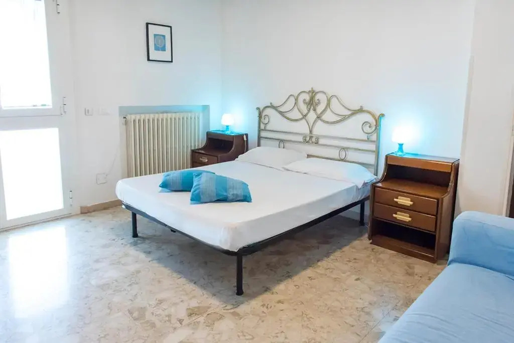 N235 - Numana, ampio appartamento con terrazzo vista mare
