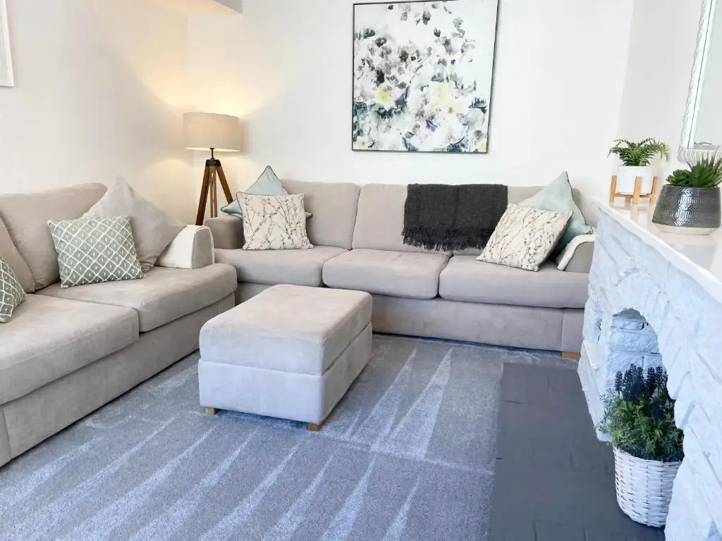 Modern 4-bed Cottage Llanwrst Town Centre & Parking - Snowdonia! near Betws-y-Coed