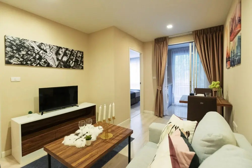 Near BK University Quiet Condo in Rama4 bkb136