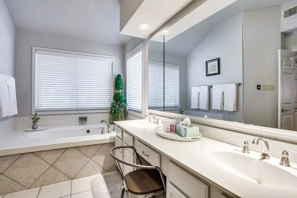 Arlington Manor - 5br/3ba Sleeps 18+ Hottub/firepit 5 Bedrooms 3 Bathr