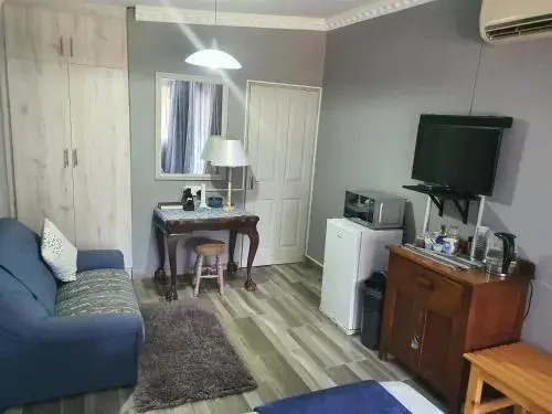 Apricity Inn