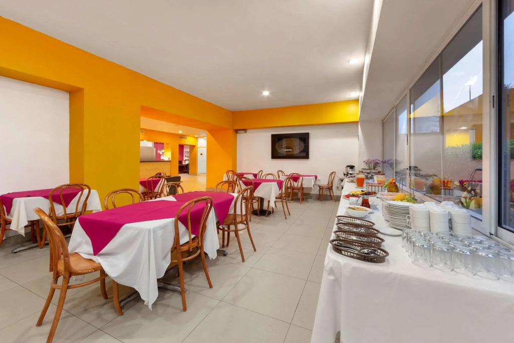Comfort Inn Monterrey Valle