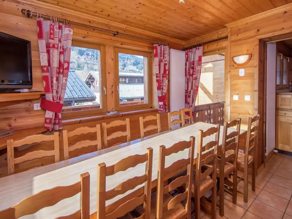 Comfortable Detached House for 14 People at the Lively Les Gets